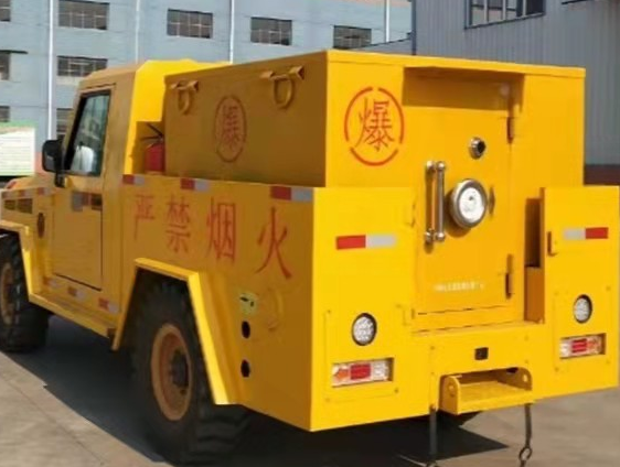 定安凯龙爆破器材运输车：保障爆破任务的安全运行